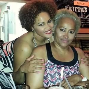 Meet your Posher, Perla